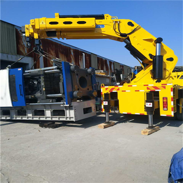 句容 大吨位折臂吊出租费用解析：一小时租赁多少钱